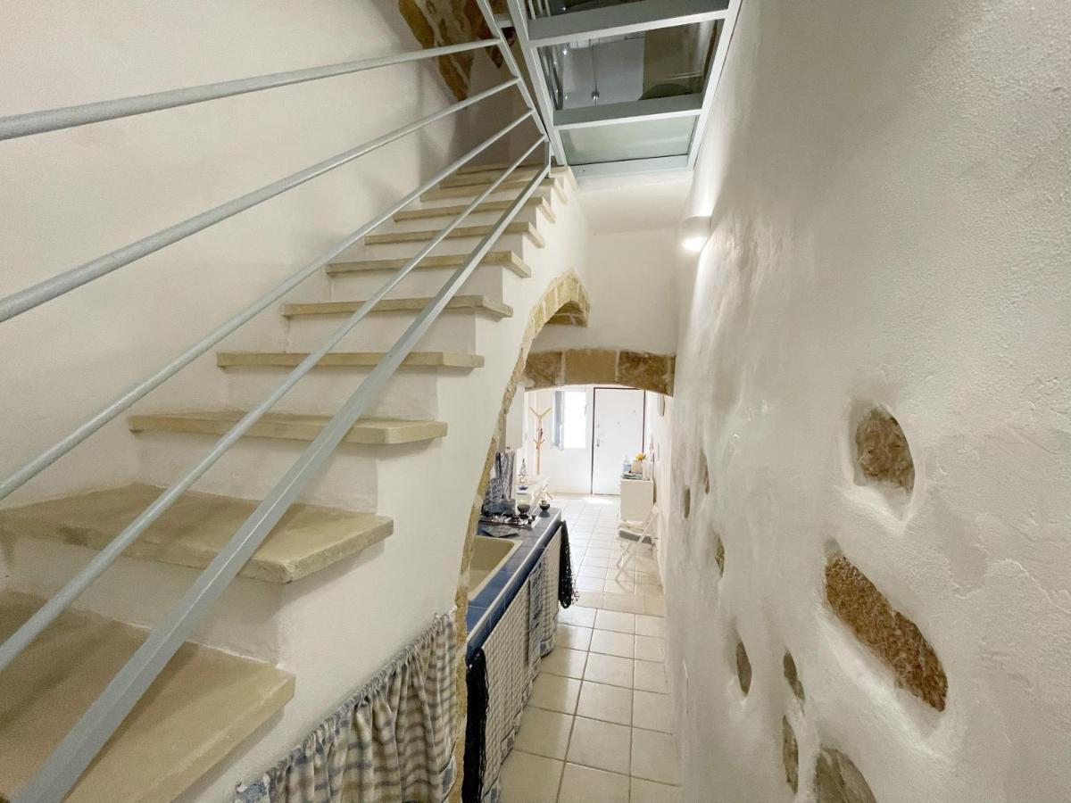 Mediterraneo House- Casa Nel Centro Storico Matino Dış mekan fotoğraf